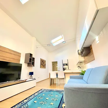 Viale Trento 16 דירה